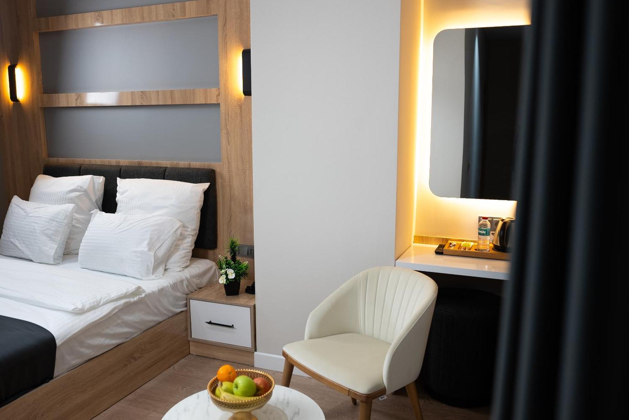 Golden River Hotel By Continent Arnavutkoy Esterno foto